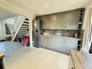 ANNE CLOSE- click for photo gallery